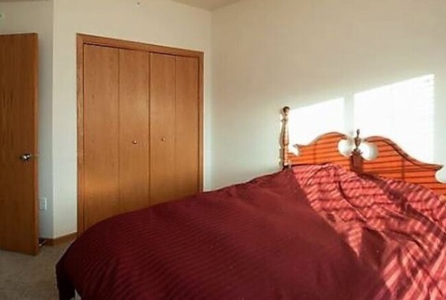 Building Photo - $1,325 | 2 Bedroom, 2 Bathroom Condo | Pet...