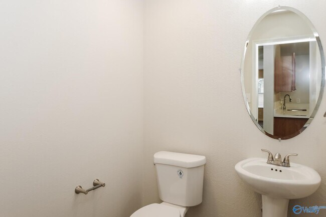 Building Photo - 28200 Kawana Ct