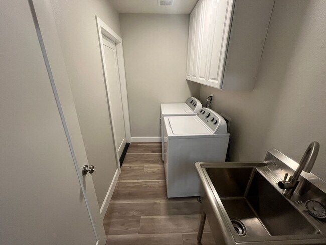 Building Photo - Remodeled, 2BD/2BA Duplex w/ Sunset Views: Fenced Yard, Garage, Steps to Beach & Downtown Encinitas