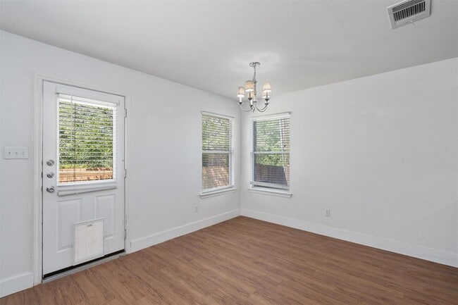 Building Photo - 1015 Glen Meadow Cove