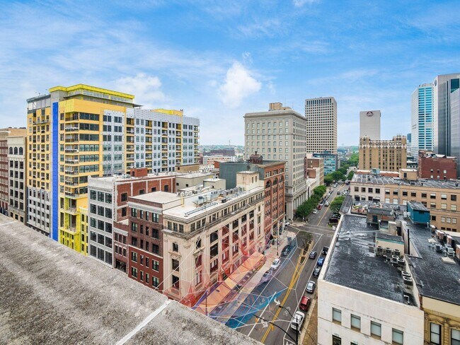 Building Photo - 51 N High St