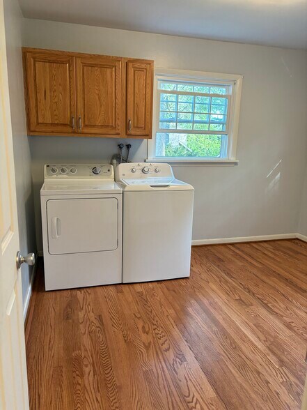1st Floor Laundry - 60 Leaman Rd