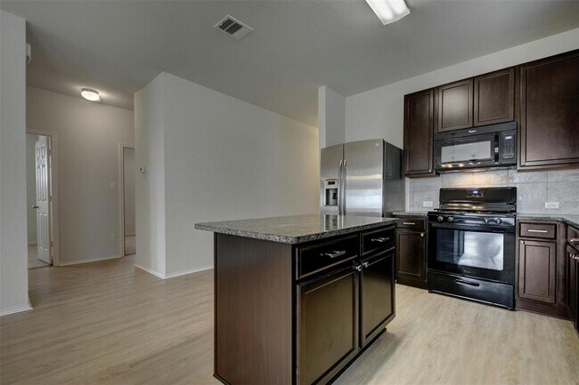 Building Photo - 195 Sundown Ave