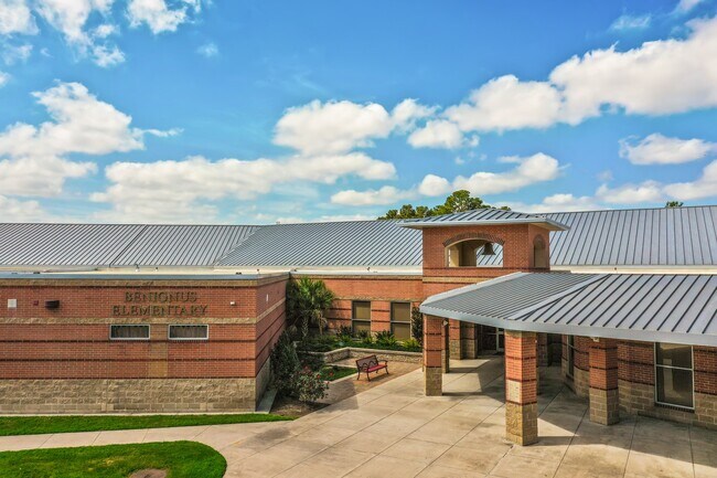 Building Photo - 5802 Sawyer Bend Ln
