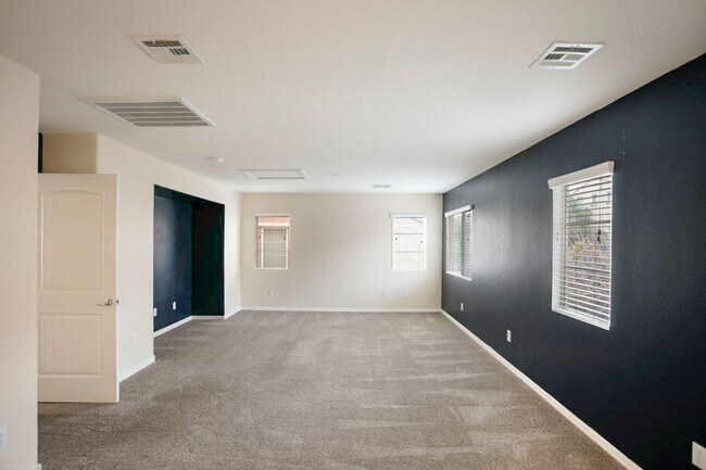 Building Photo - 3 Story Home With Large Loft IN Providence