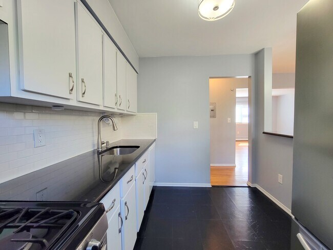 Kitchen - 2467 NJ-10