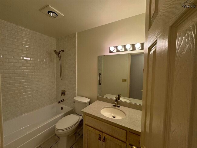 Building Photo - 4845 Shenandoah Dr