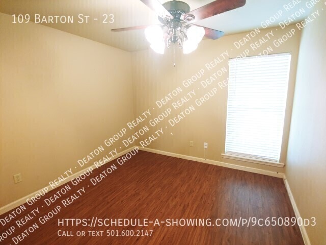 Building Photo - 109 Barton St