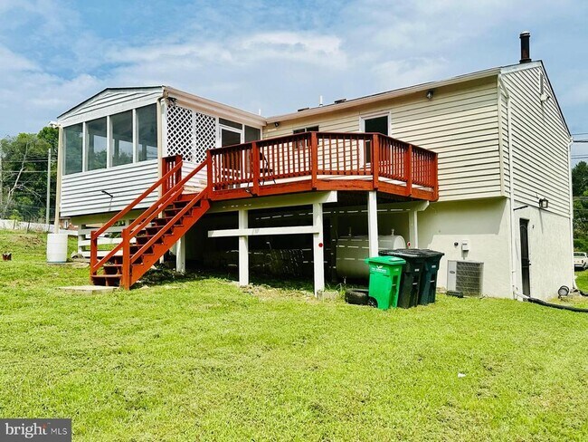 Building Photo - 505 Kerby Hill Rd