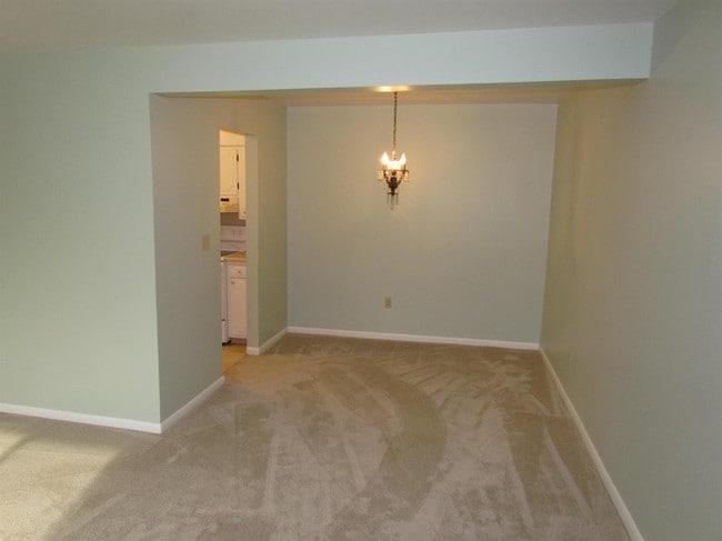 Interior Photo - 811 N 6th St