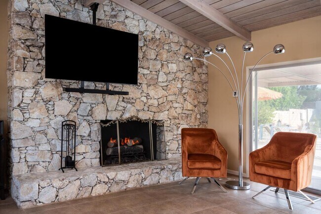Building Photo - 73396 Tamarisk St