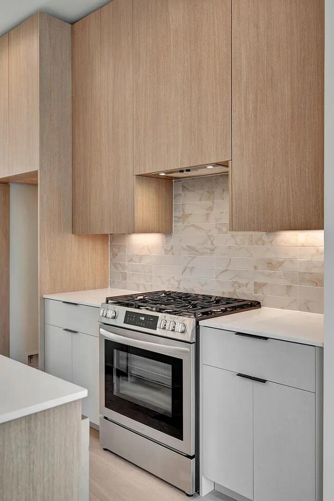 Building Photo - 1263 John St