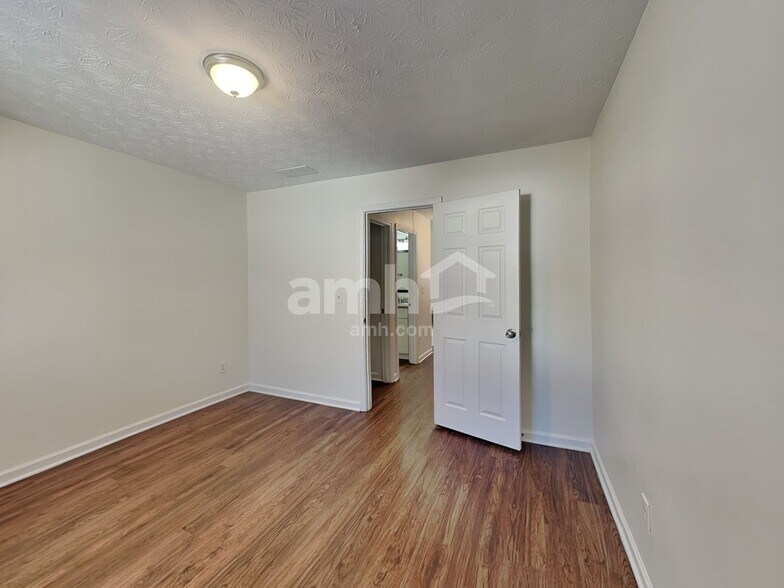 Building Photo - 795 Old Johnson Rd