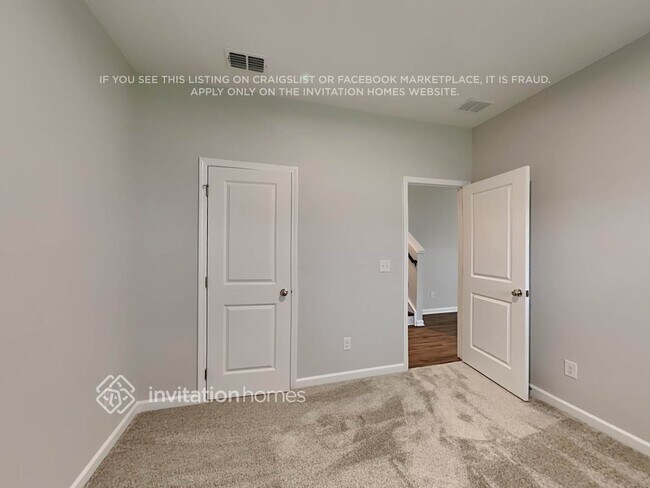 Building Photo - 361 Rock View Ln