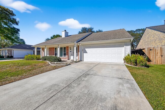 Building Photo - 21234 Park Willow Dr