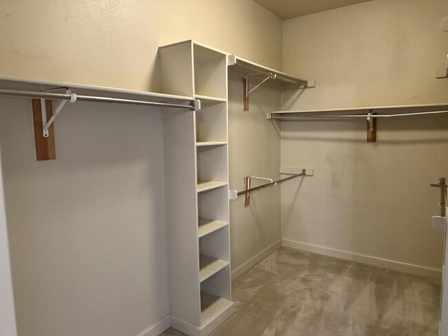 Building Photo - 105 Summertime Point