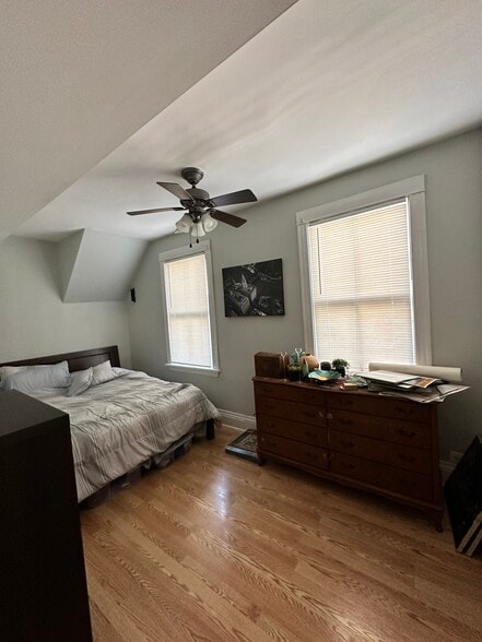 Building Photo - 4123 N Narragansett Ave