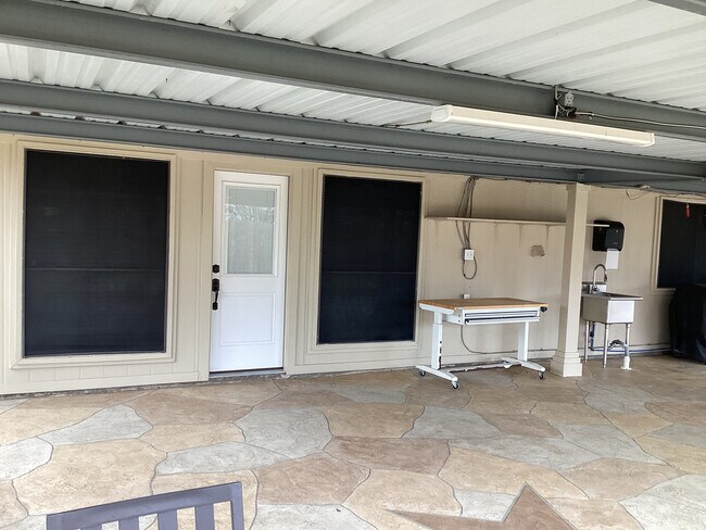 Building Photo - 17046 Clan MacIntosh Dr