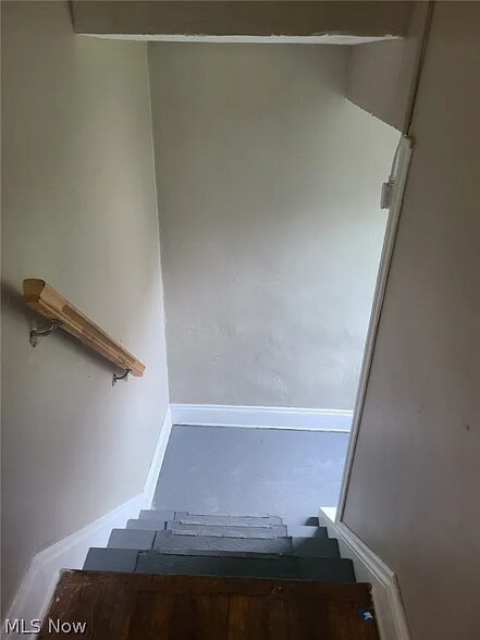 Building Photo - 1830 Mannering Rd