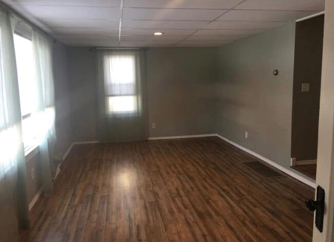Building Photo - 118 Beechwood Ave