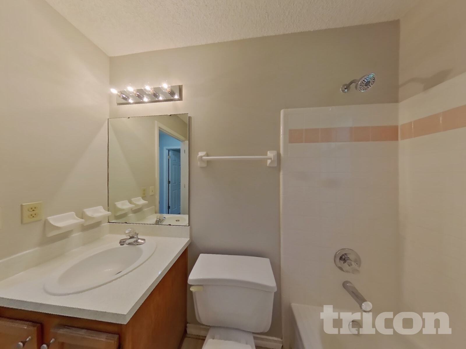 Building Photo - 635 Charles Pinckney St