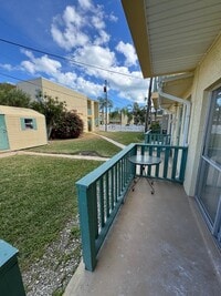 Building Photo - 310 Taylor Ave