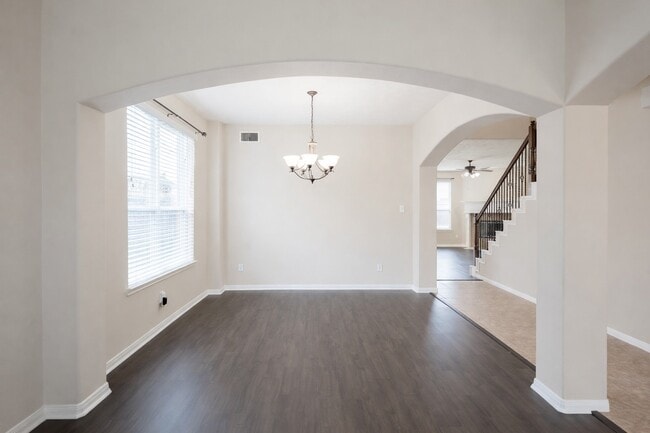 Building Photo - 16906 Langham Heights Ln