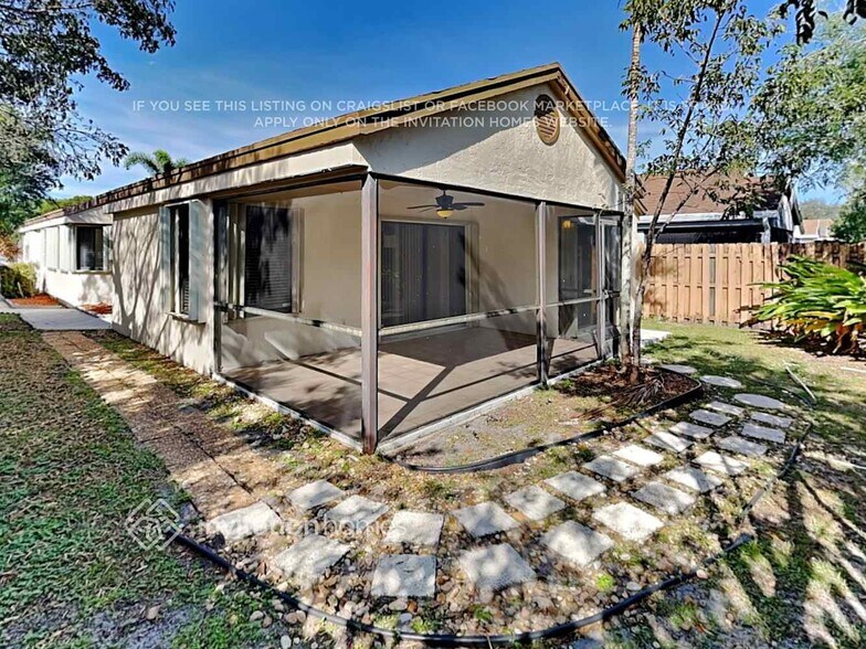 Building Photo - 1930 NW 39th Ave