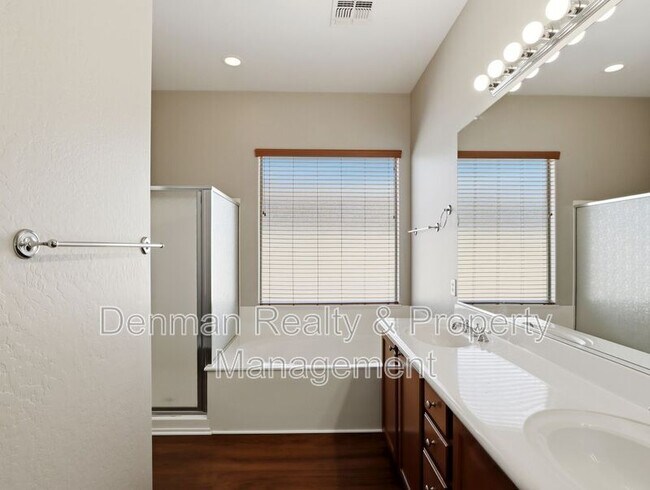 Building Photo - 3146 E Coconino Dr