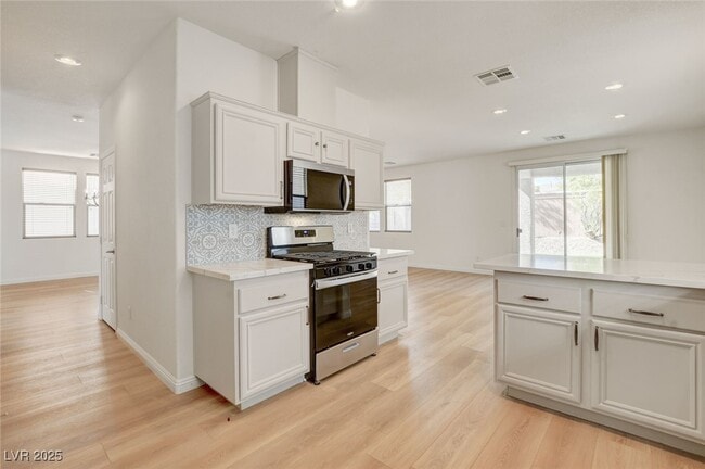 Building Photo - 10808 Wallflower Ave