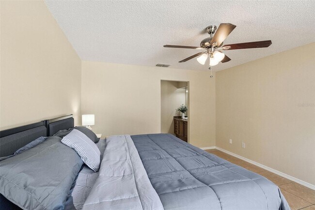 Building Photo - 4136 Tall Tree Dr