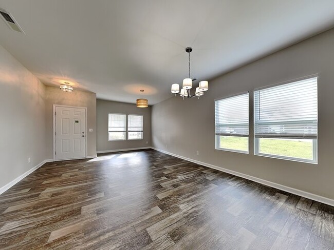 Building Photo - Spacious 4-Bedroom Home in Crystal Lakes ?...