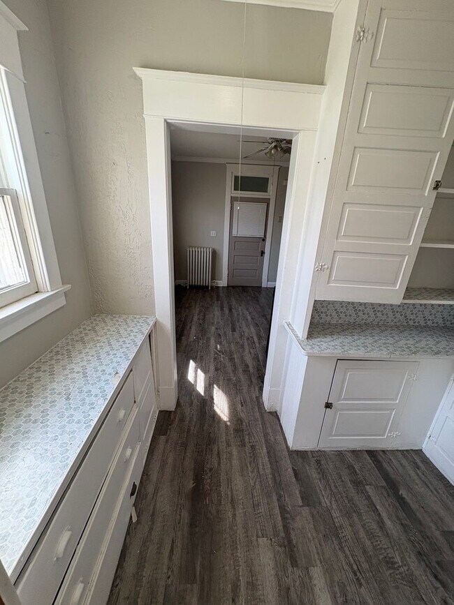 Building Photo - 2447/2449 Maplewood Ave