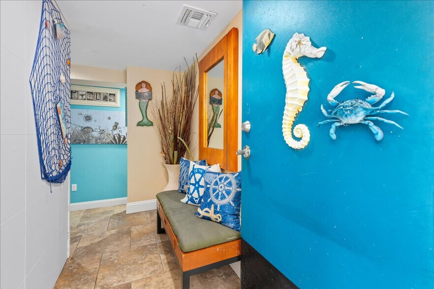 Building Photo - 16 S Nashville Ave