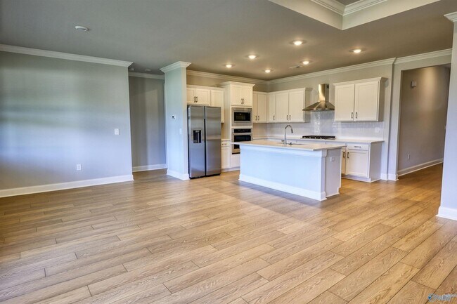 Building Photo - 102 Clift Crk Dr