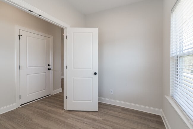 Building Photo - 3632 Trull St