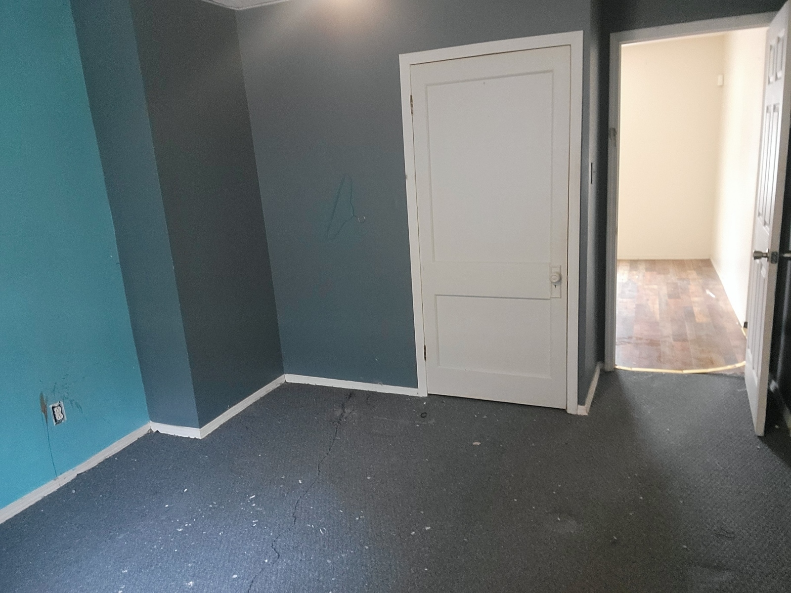 Building Photo - 1657 Pointview Ave