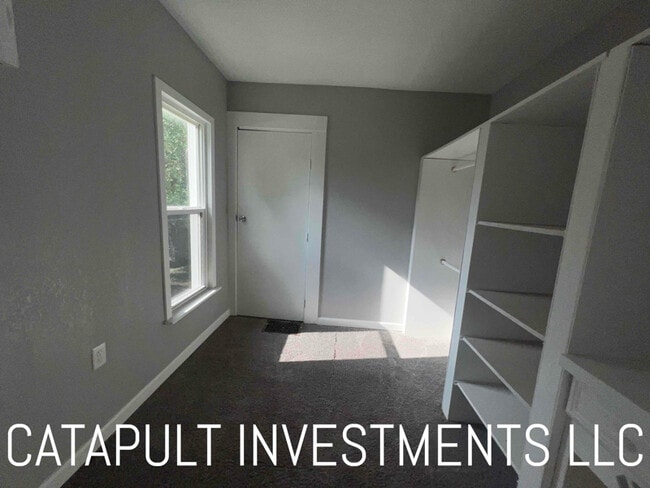 Building Photo - 1209-14 1/2 14 1/2 St