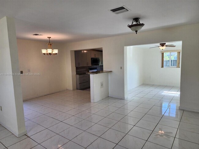 Building Photo - 845 NW 199th St