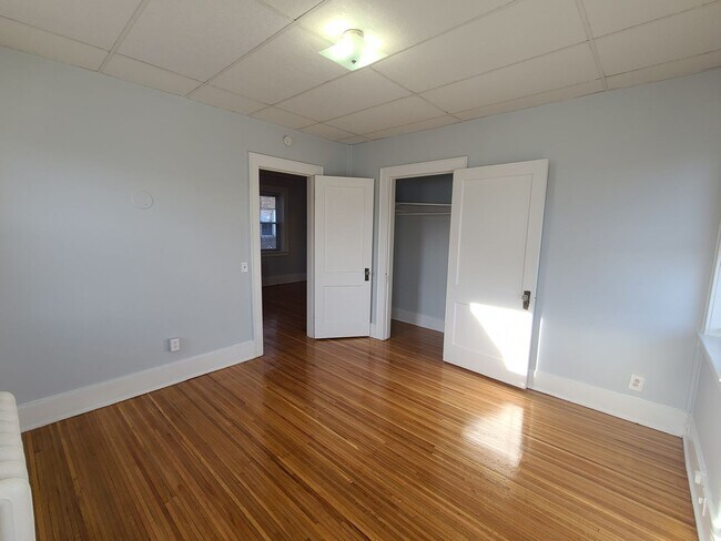 Building Photo - 1625 East Ave