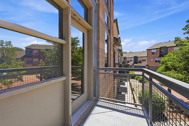 Building Photo - $2,595.95- 3 Bed, 3 Bath Townhome in Aurora with Central AC and In Unit Laundry!