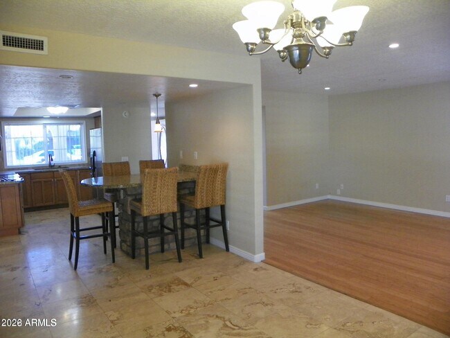 Building Photo - 5334 E Friess Dr