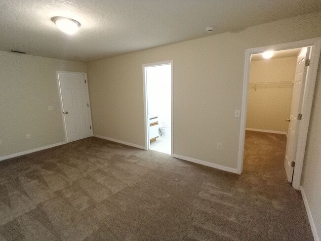 Building Photo - 880Col