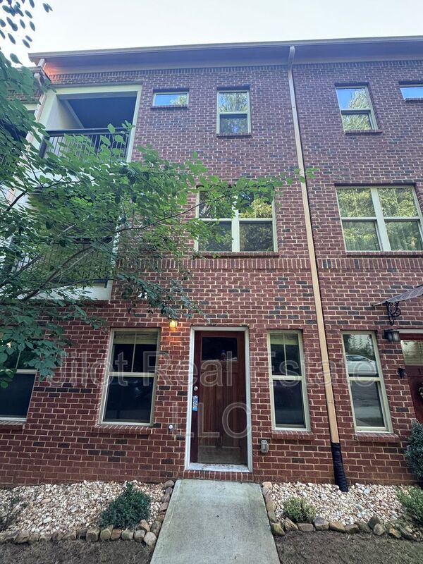 Building Photo - 1280 Dahlgren Ln SE