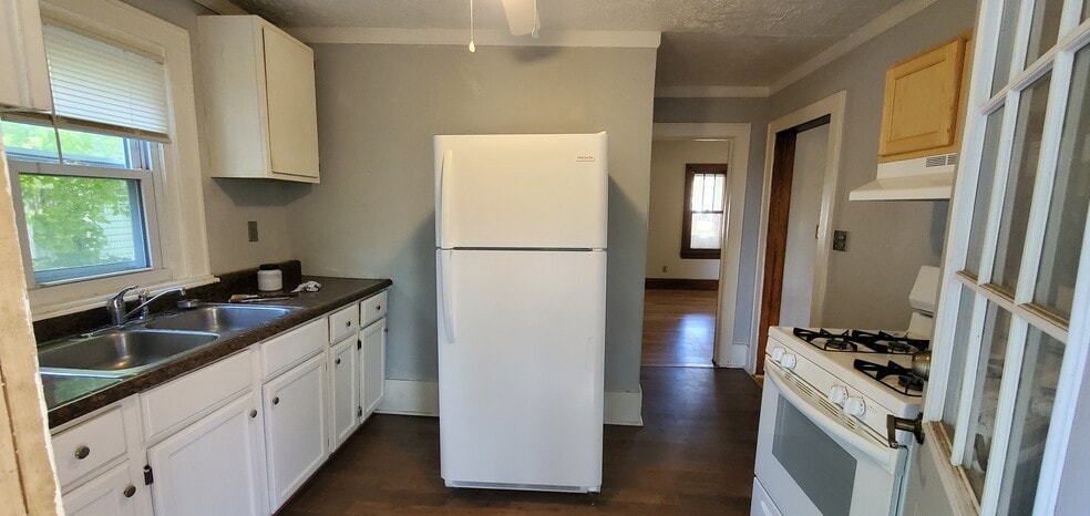 Building Photo - 710 Morgan Ave