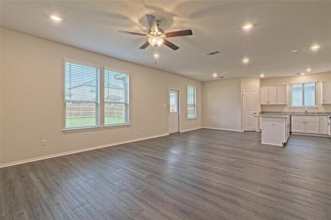 Building Photo - 105 Bird Cherry Wy