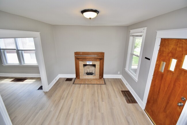 Building Photo - 3048 Taylor Ave