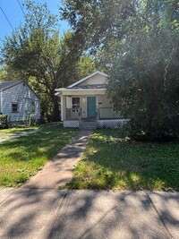 Building Photo - 3 Bedroom house in Southeast Springfield