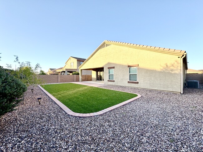 Building Photo - 9383 W Desert Bighorn Trail