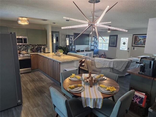 Building Photo - 6301 S Renellie Ct